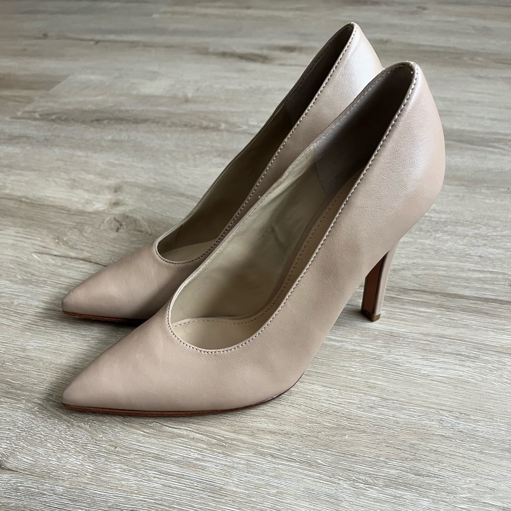 Marc Fisher LTD Tan  Leather Pumps Women's SZ 5